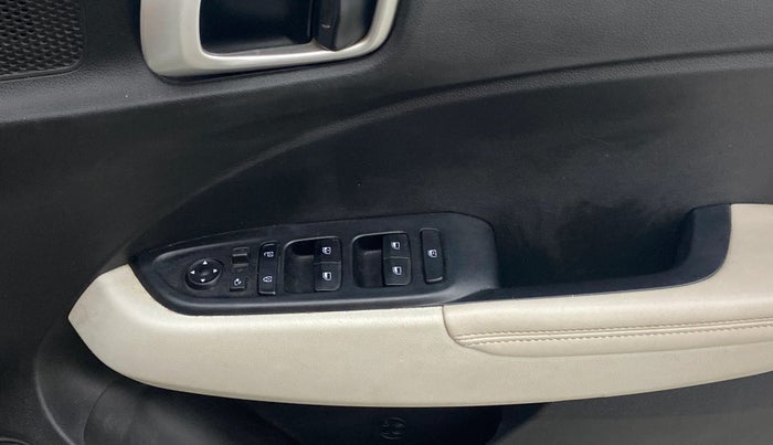 2023 Hyundai VENUE SX 1.0 (O) TURBO IMT, Petrol, Manual, 75,327 km, Driver Side Door Panels Control