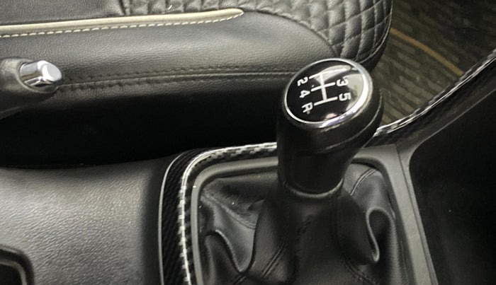 2021 Maruti S Cross ZETA 1.5, Petrol, Manual, 51,273 km, Gear Lever