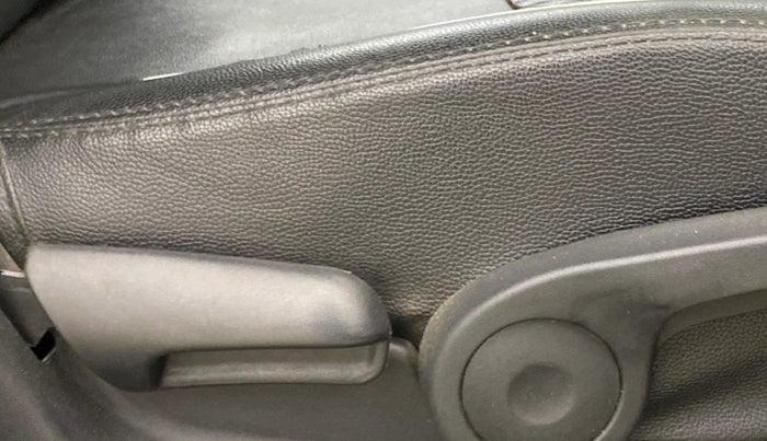 2021 Maruti S Cross ZETA 1.5, Petrol, Manual, 51,273 km, Driver Side Adjustment Panel