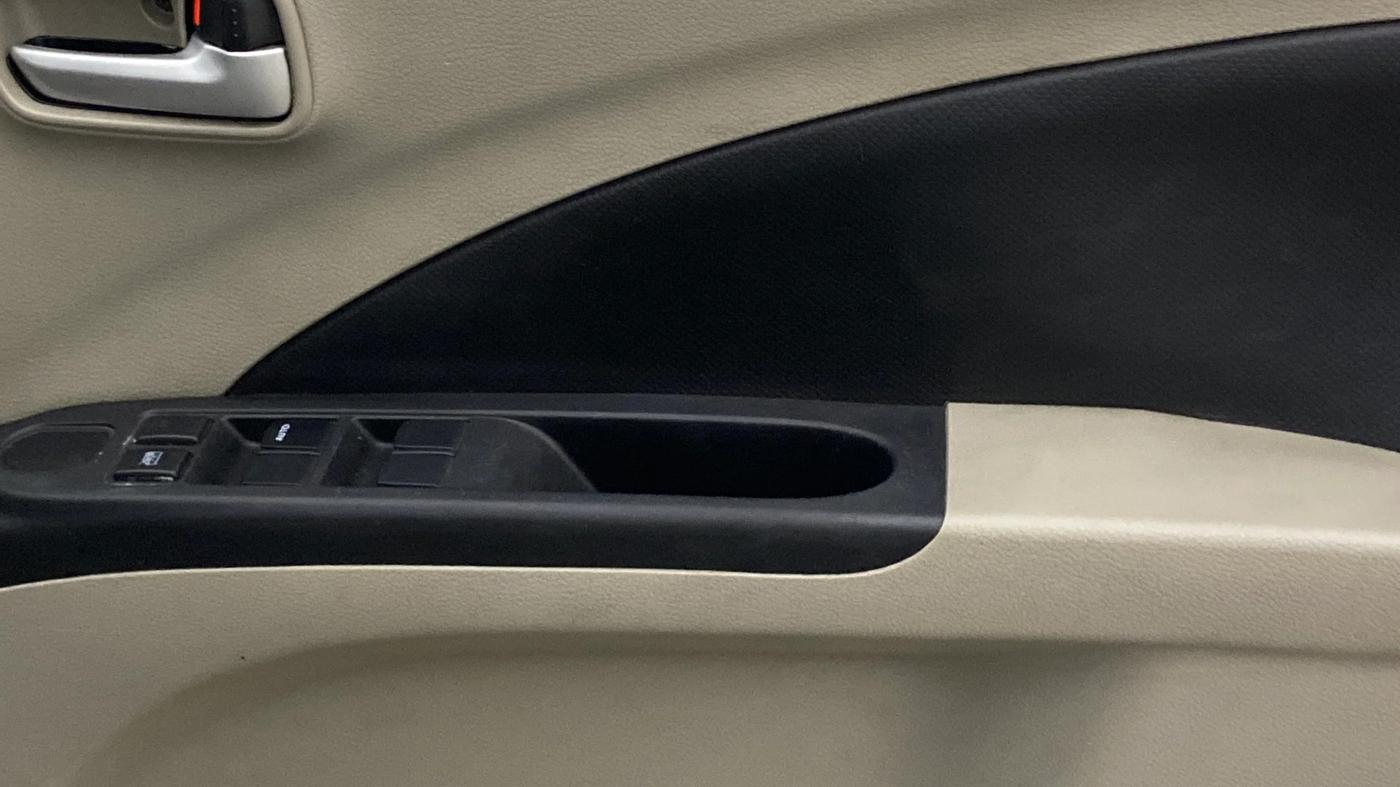 2014 Maruti Celerio VXI AMT, Petrol, Automatic, 68,564 km, Driver Side Door Panels Control