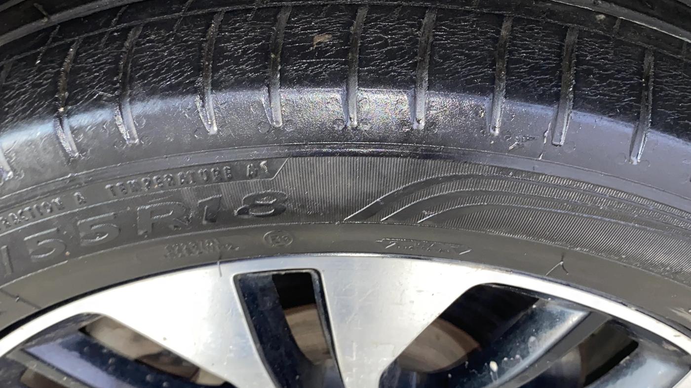 2022 MG HECTOR SHARP 1.5 PETROL CVT, Petrol, Automatic, 33,533 km, Left Front Tyre Tread