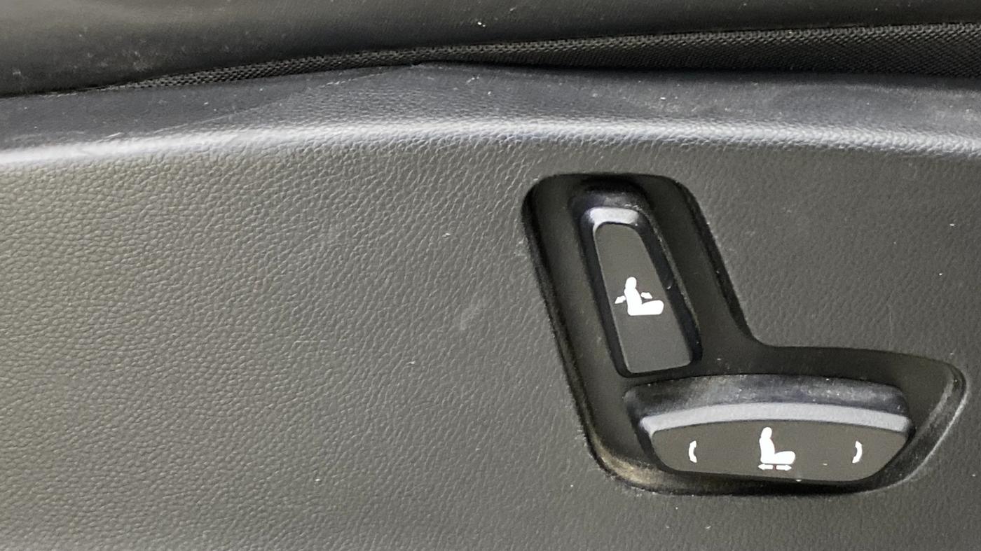 2022 MG HECTOR SHARP 1.5 PETROL CVT, Petrol, Automatic, 33,533 km, Driver Side Adjustment Panel
