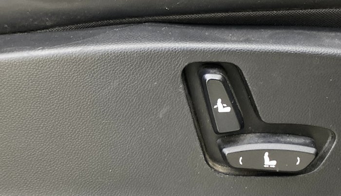 2022 MG HECTOR SHARP 1.5 PETROL CVT, Petrol, Automatic, 33,533 km, Driver Side Adjustment Panel