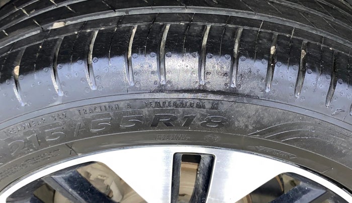 2022 MG HECTOR SHARP 1.5 PETROL CVT, Petrol, Automatic, 33,533 km, Right Rear Tyre Tread