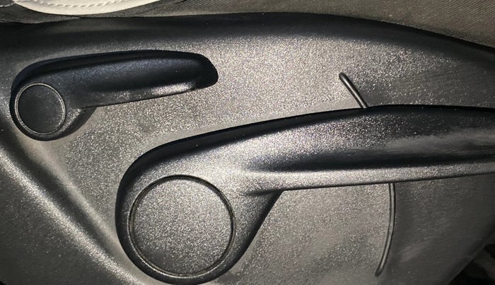 2021 Jeep Compass LONGITUDE (O) 2.0 DIESEL, Diesel, Manual, 1,08,615 km, Driver Side Adjustment Panel