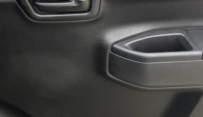 2024 Maruti S PRESSO VXI (O), Petrol, Manual, 2,606 km, Driver Side Door Panels Control