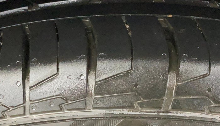 2016 Hyundai Creta SX PLUS AT 1.6 PETROL, Petrol, Automatic, 86,100 km, Right Rear Tyre Tread