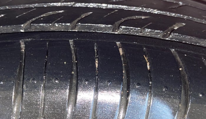 2018 Hyundai Grand i10 SPORTZ 1.2 KAPPA VTVT, Petrol, Manual, 65,362 km, Left Rear Tyre Tread