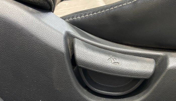 2018 Hyundai Grand i10 SPORTZ 1.2 KAPPA VTVT, Petrol, Manual, 65,362 km, Driver Side Adjustment Panel