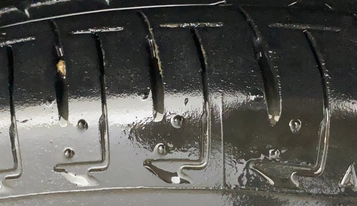 2019 Maruti IGNIS DELTA 1.2 AMT, Petrol, Automatic, 21,596 km, Right Front Tyre Tread