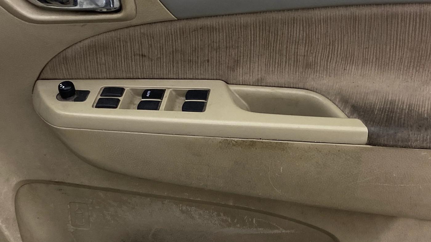 2013 Maruti Ertiga VXI CNG, CNG, Manual, 1,19,674 km, Driver Side Door Panels Control