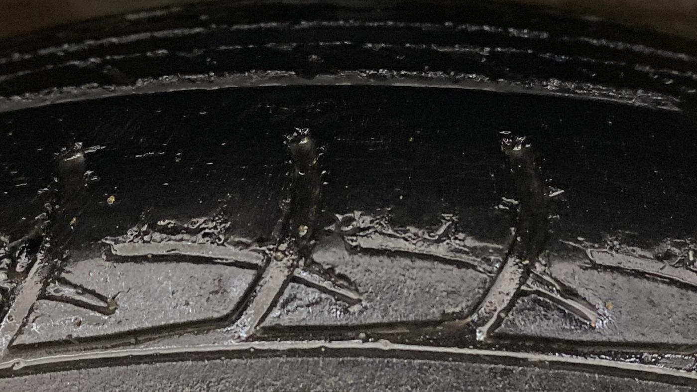 2013 Maruti Ertiga VXI CNG, CNG, Manual, 1,19,674 km, Right Front Tyre Tread