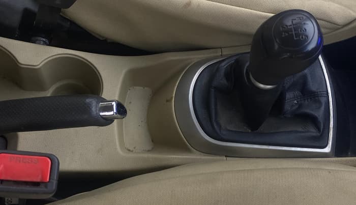 2013 Hyundai Verna FLUIDIC 1.6 VTVT EX, Petrol, Manual, 1,31,555 km, Gear Lever