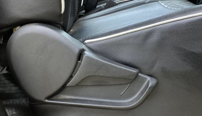 2022 Maruti S PRESSO VXI (O) CNG, CNG, Manual, 34,823 km, Driver Side Adjustment Panel