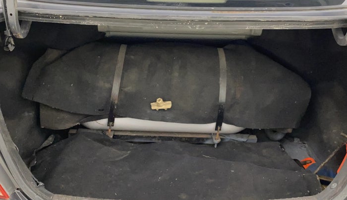 2012 Hyundai Verna FLUIDIC 1.6 VTVT SX, CNG, Manual, 99,536 km, Boot Inside