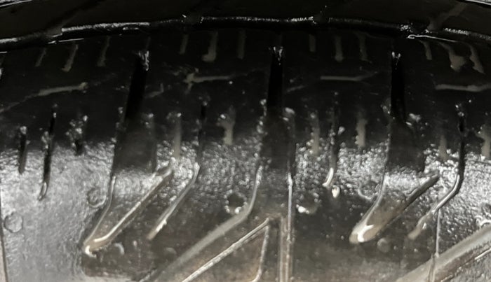 2023 Mahindra BOLERO NEO N 8, Diesel, Manual, 47,685 km, Right Rear Tyre Tread