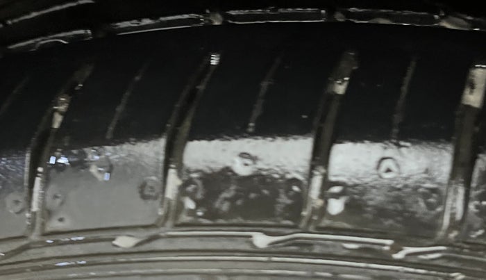 2018 Volkswagen Polo HIGHLINE PLUS 1.0 16 ALLOY, Petrol, Manual, 39,066 km, Right Rear Tyre Tread