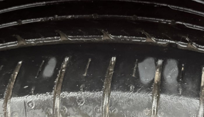 2018 Volkswagen Polo HIGHLINE PLUS 1.0 16 ALLOY, Petrol, Manual, 39,066 km, Left Rear Tyre Tread