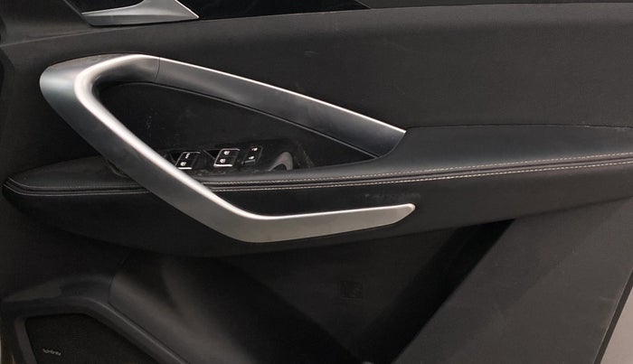 2021 MG HECTOR SHARP 1.5 DCT PETROL, Petrol, Automatic, 19,039 km, Driver Side Door Panels Control