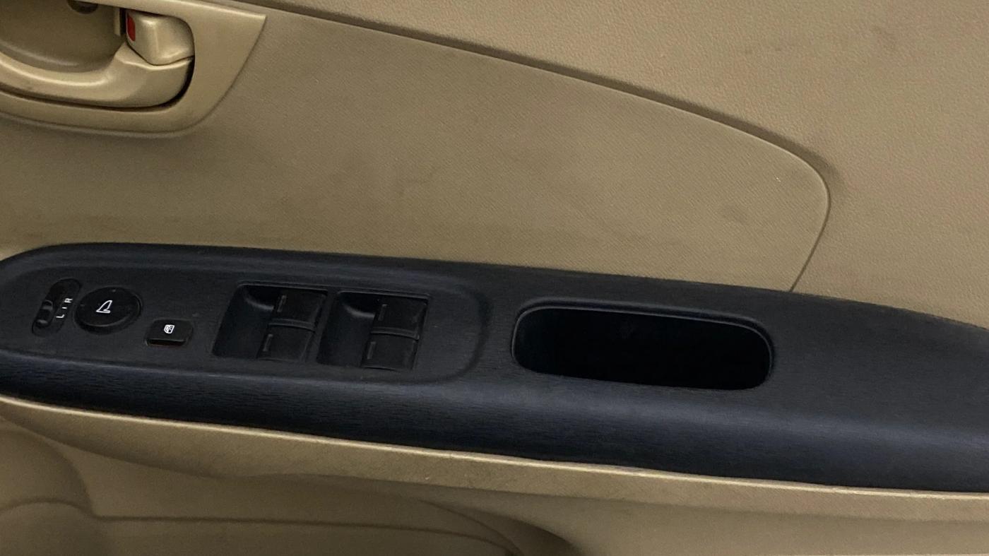 2014 Honda Amaze 1.2L I-VTEC S, Petrol, Manual, 88,250 km, Driver Side Door Panels Control