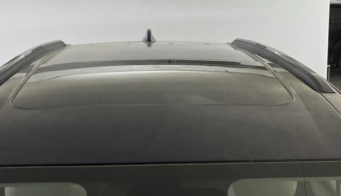 2021 Mahindra XUV700 AX 7 P MT 7 STR, Petrol, Manual, 79,059 km, Moonroof/ Sunroof