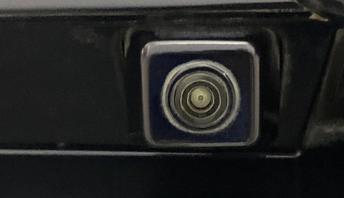 2021 Mahindra XUV700 AX 7 P MT 7 STR, Petrol, Manual, 79,059 km, Parking Camera