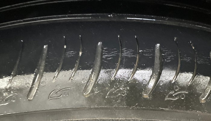 2021 Mahindra XUV700 AX 7 P MT 7 STR, Petrol, Manual, 79,059 km, Left Rear Tyre Tread