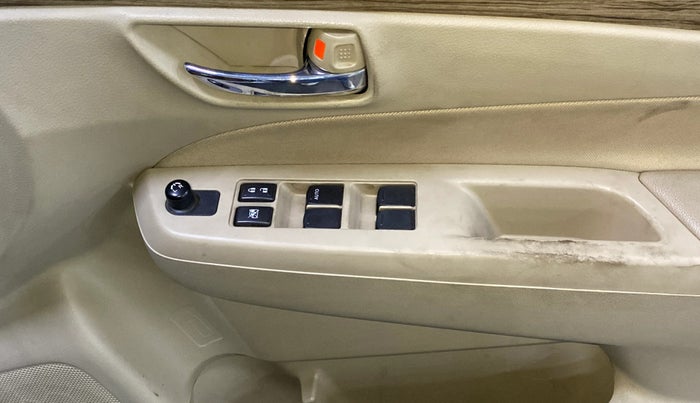 2023 Maruti Ciaz DELTA 1.5 SHVS MT PETROL, Petrol, Manual, 46,620 km, Driver Side Door Panels Control