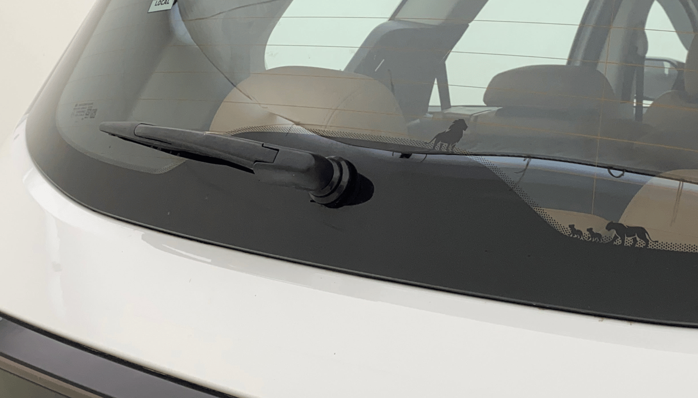 2024 Tata Safari ADVENTURE PLUS, Diesel, Manual, 29,863 km, Rear Wiper