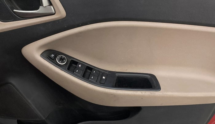 2015 Hyundai Elite i20 ASTA 1.2, CNG, Manual, 1,04,472 km, Driver Side Door Panels Control