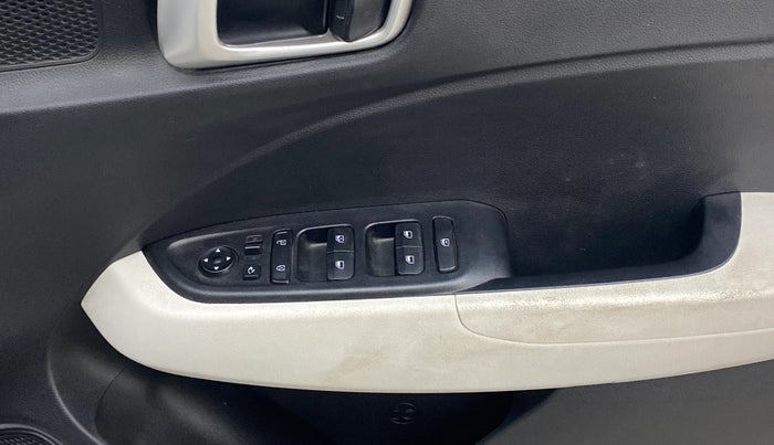 2023 Hyundai VENUE SX 1.2 PETROL, Petrol, Manual, 15,640 km, Driver Side Door Panels Control