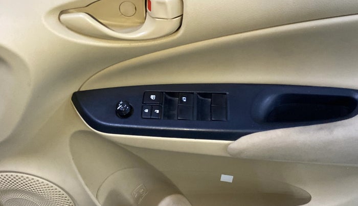 2021 Toyota YARIS J MT, Petrol, Manual, 43,929 km, Driver Side Door Panels Control