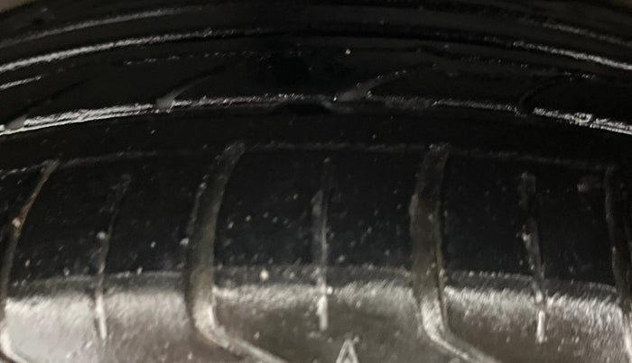 2020 Honda Civic 1.8L I-VTEC VX CVT, Petrol, Automatic, 1,04,643 km, Left Front Tyre Tread
