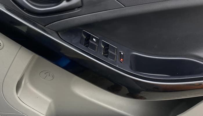 2019 Tata NEXON XM PETROL, Petrol, Manual, 43,724 km, Driver Side Door Panels Control