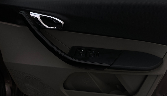 2016 Tata Tiago XZ PETROL, Petrol, Manual, 57,113 km, Driver Side Door Panels Control
