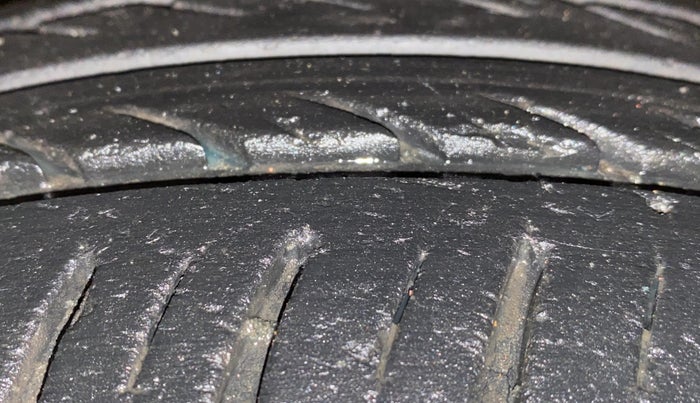 2018 Tata Tiago XZ PETROL, Petrol, Manual, 19,165 km, Right Front Tyre Tread