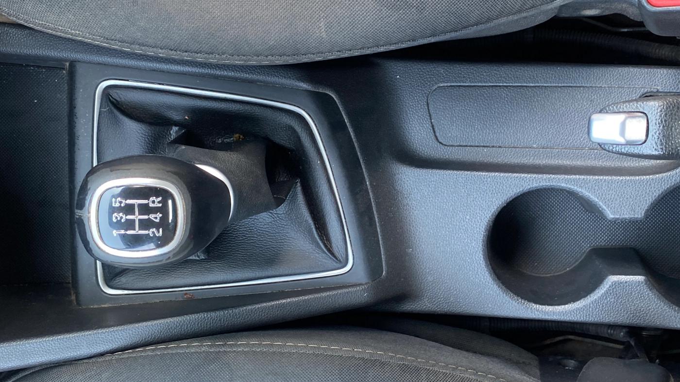2019 Hyundai Elite i20 ASTA 1.2 (O), Petrol, Manual, 72,110 km, Gear Lever
