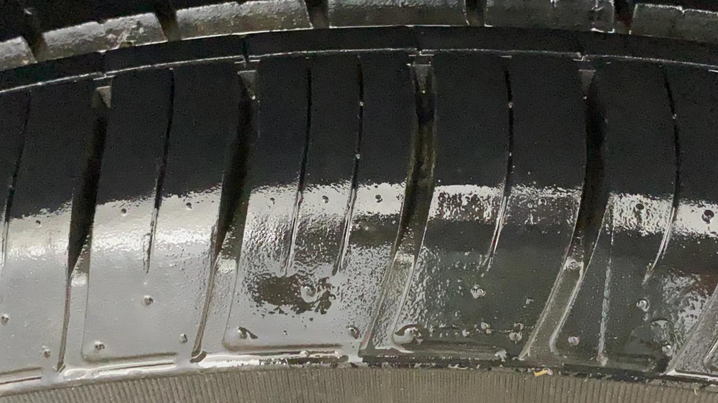 2019 Mahindra XUV500 W11 AT, Diesel, Automatic, 93,137 km, Right Rear Tyre Tread