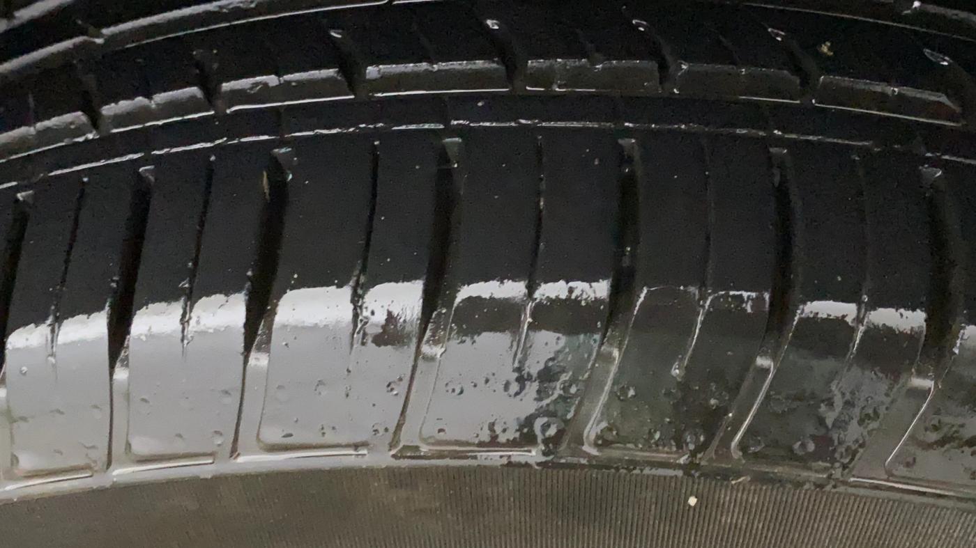 2019 Mahindra XUV500 W11 AT, Diesel, Automatic, 93,137 km, Left Rear Tyre Tread