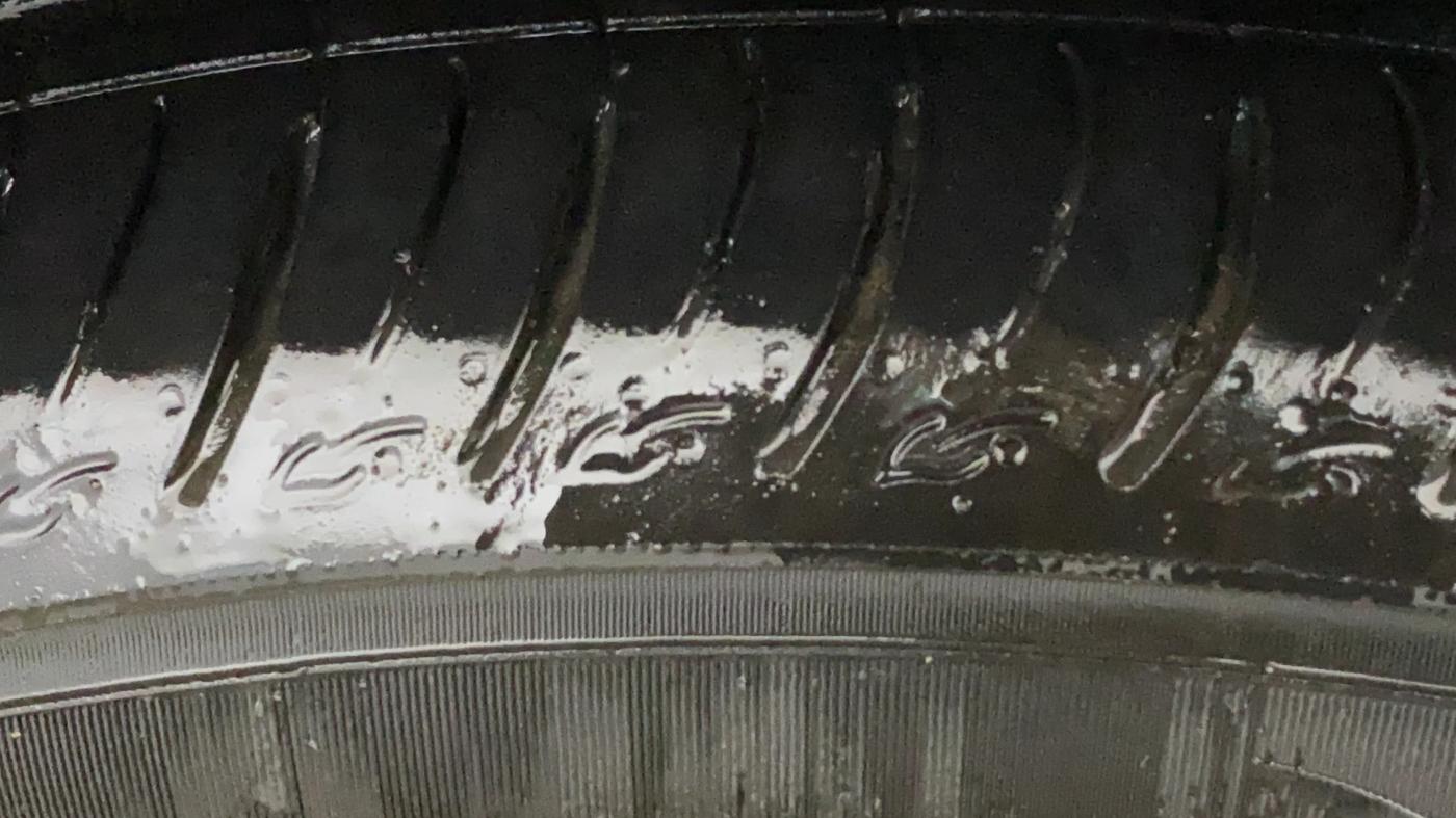 2019 Mahindra XUV500 W11 AT, Diesel, Automatic, 93,137 km, Left Front Tyre Tread