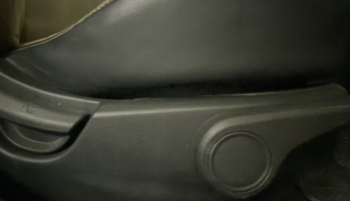 2014 Hyundai Xcent S 1.2, Petrol, Manual, 97,069 km, Driver Side Adjustment Panel