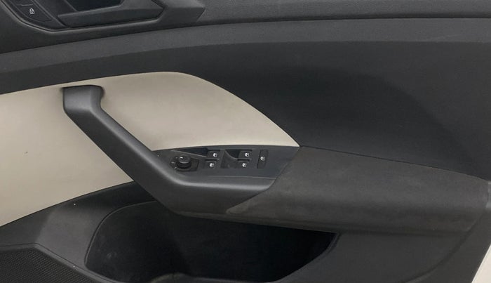 2022 Volkswagen TAIGUN COMFORTLINE 1.0 TSI MT, Petrol, Manual, 29,920 km, Driver Side Door Panels Control