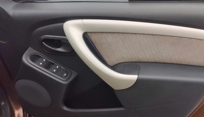 2013 Renault Duster 85 PS RXL DIESEL, Diesel, Manual, 1,07,600 km, Driver Side Door Panels Control