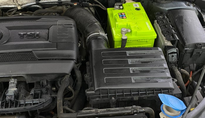 2017 Skoda Octavia STYLE 1.8 TSI AT, Petrol, Automatic, 92,155 km, Engine View - Left