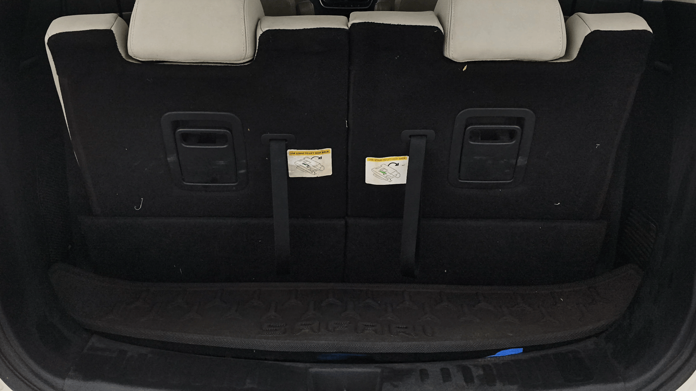 2023 Tata Safari XZA PLUS O 6STR, Diesel, Automatic, 33,956 km, Boot Inside