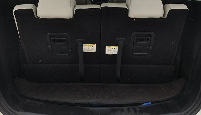 2023 Tata Safari XZA PLUS O 6STR, Diesel, Automatic, 33,899 km, Boot Inside