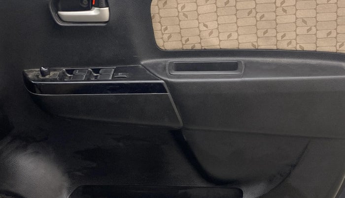 2018 Maruti Wagon R 1.0 VXI+ (O) MT, Petrol, Manual, 44,795 km, Driver Side Door Panels Control