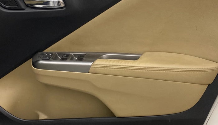 2016 Honda City 1.5L I-VTEC VX (O) MT, Petrol, Manual, 1,20,304 km, Driver Side Door Panels Control