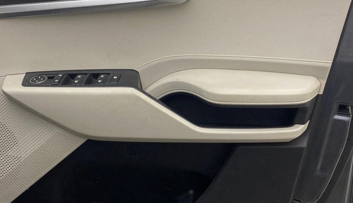 2022 KIA CARENS PRESTIGE 1.4 PETROL 7 STR, Petrol, Manual, 24,555 km, Driver Side Door Panels Control