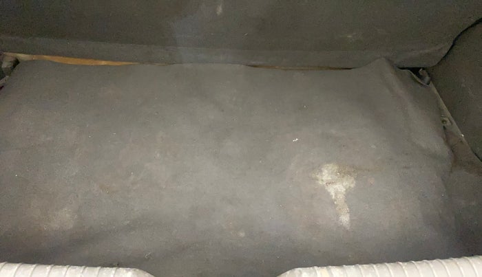 2015 Hyundai i10 SPORTZ 1.1, Petrol, Manual, 49,938 km, Boot Inside